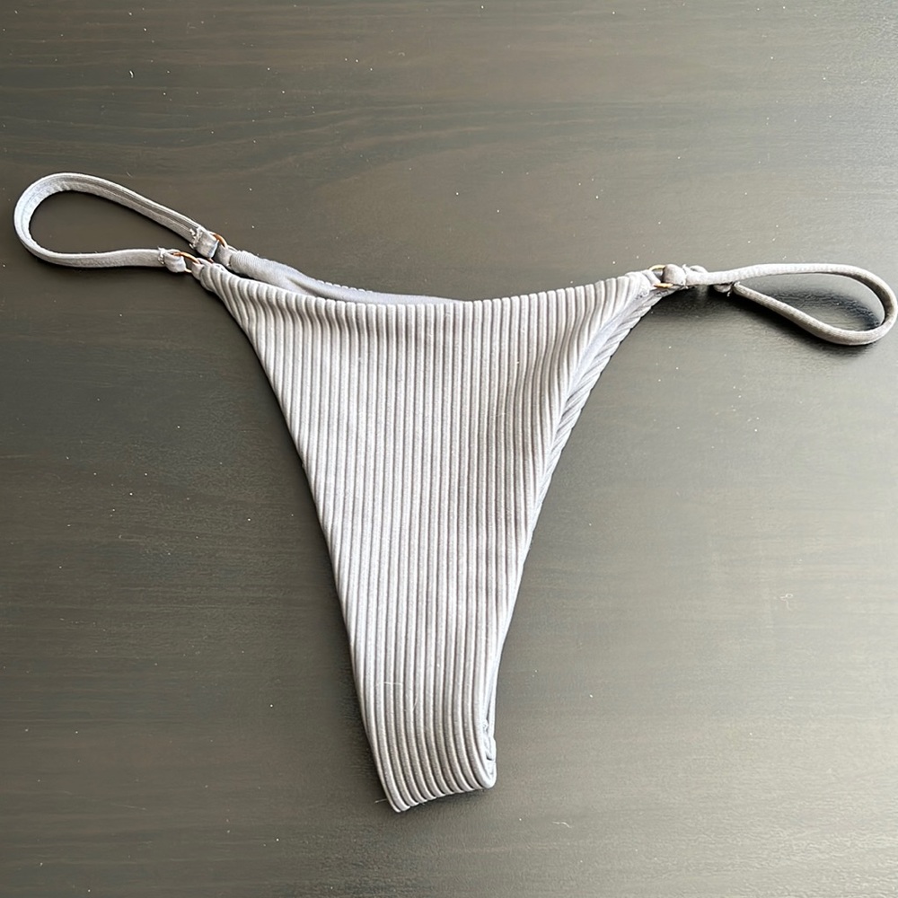 Frankie’s bikinis bottom grey